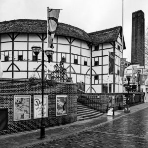 Plan a Trip to London If You Want to Know When You’ll Meet Your Soulmate ❤️ Globe Theatre