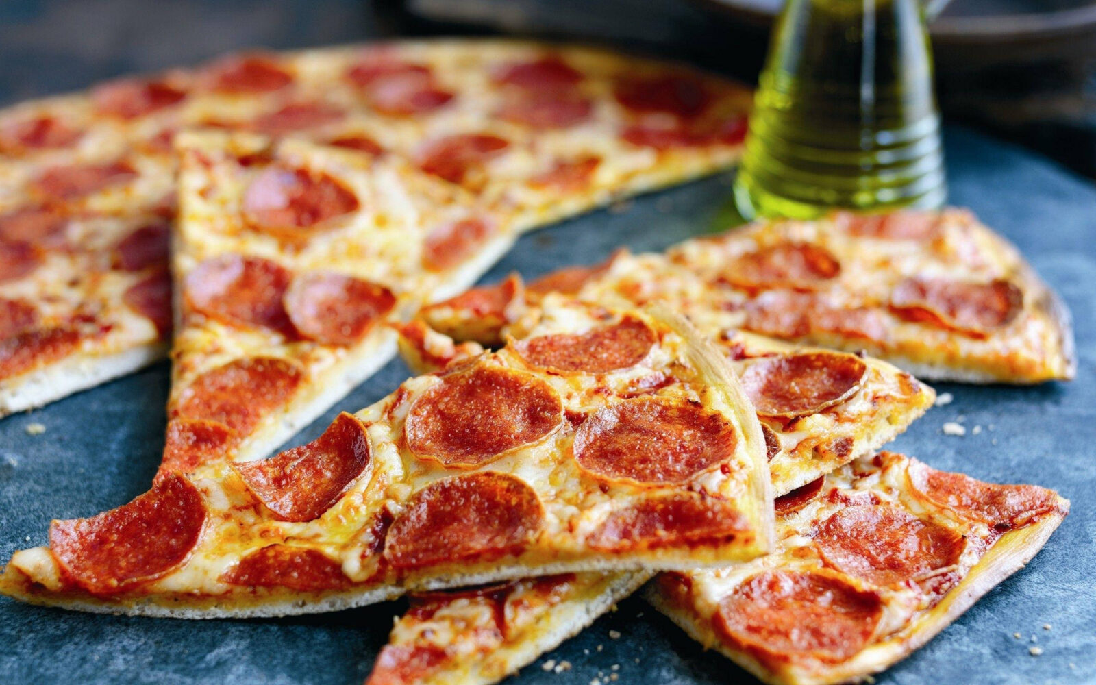Pizza Trivia Quiz Pepperoni thin crust pizza