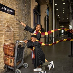 Plan a Trip to London If You Want to Know When You’ll Meet Your Soulmate ❤️ Platform 9¾ at King\'s Cross Station